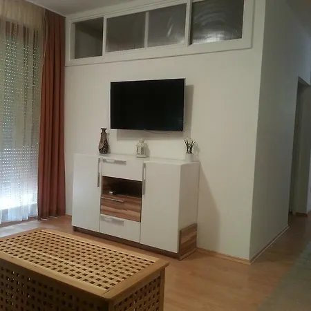 Apartament Szandra Apartman *