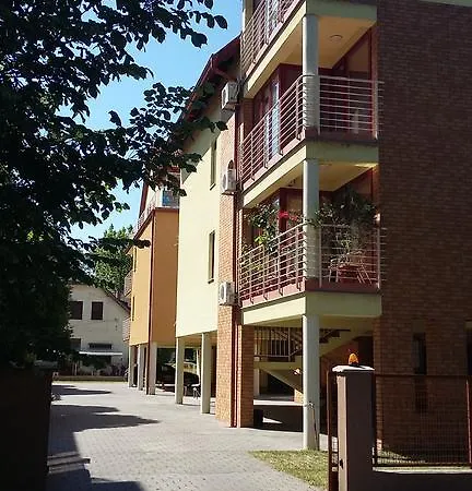 Szandra Apartman Apartament *